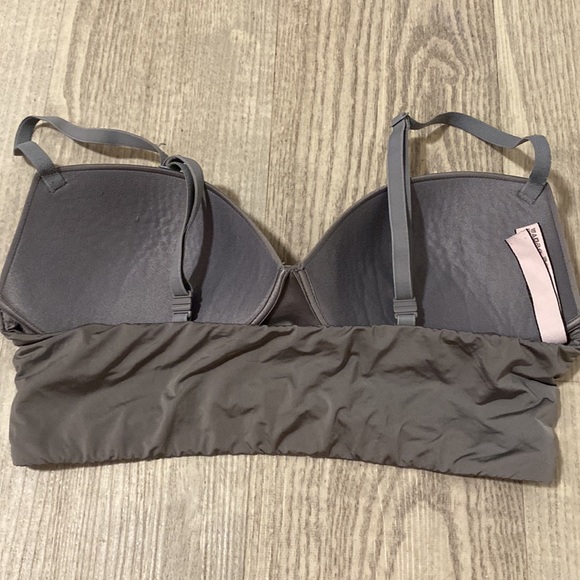 Women’s Victorias Secret bralette - Picture 2 of 3
